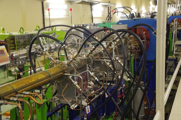 Transverse feedback kicker (air side)